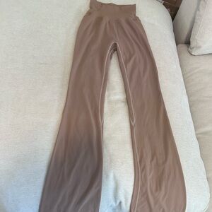 Alphalete Aura flare Leggings